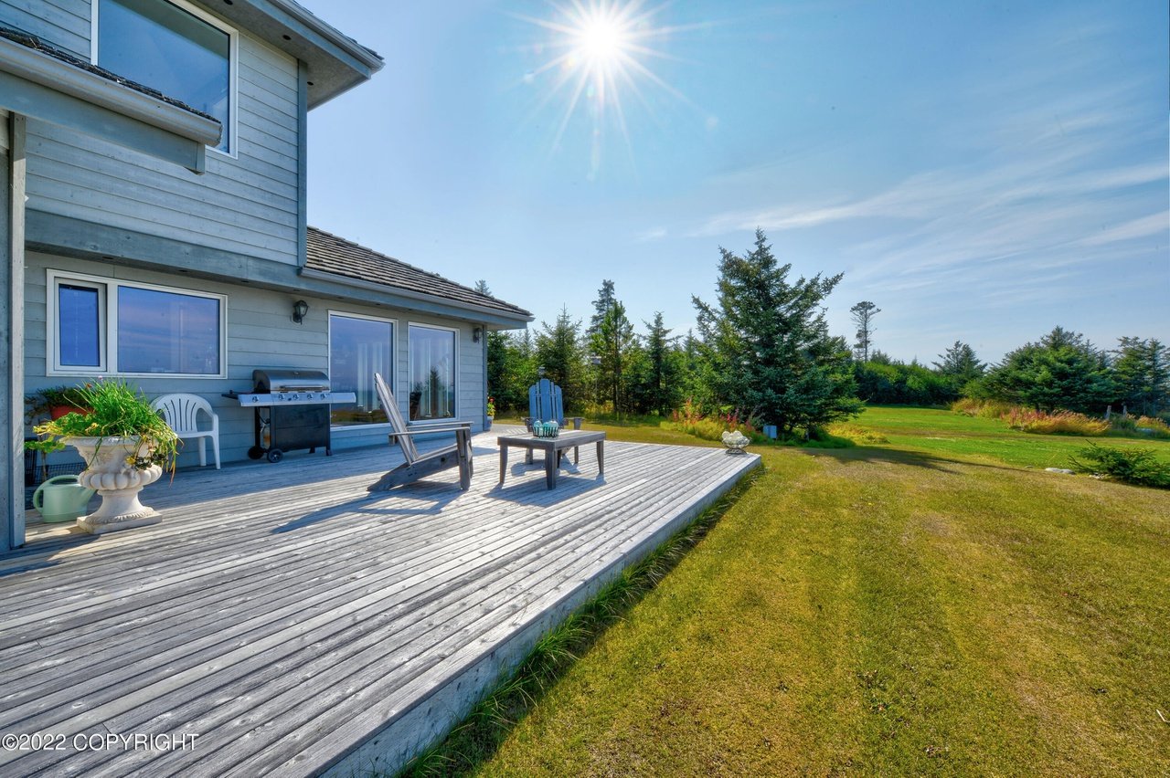 Barbeque grill deck