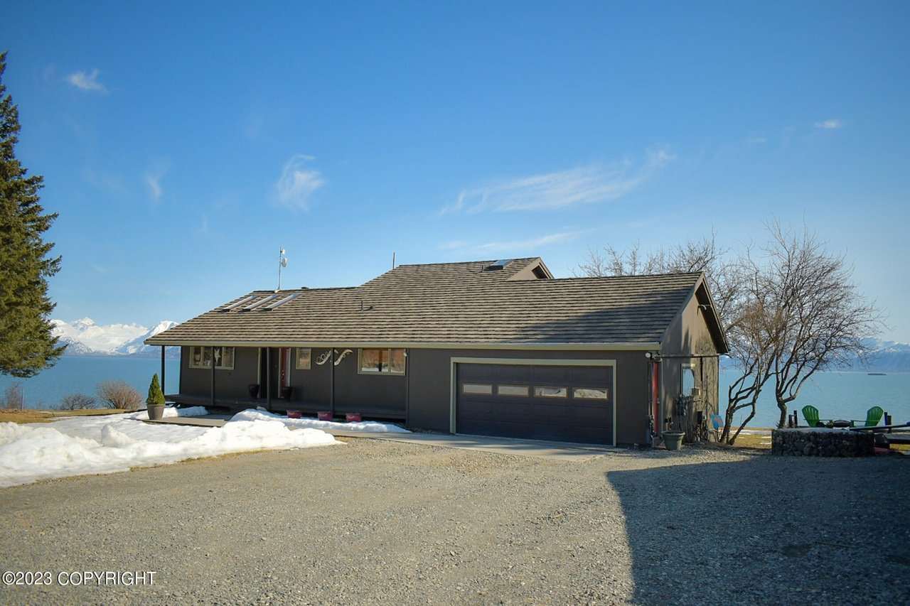 Front view of the house.