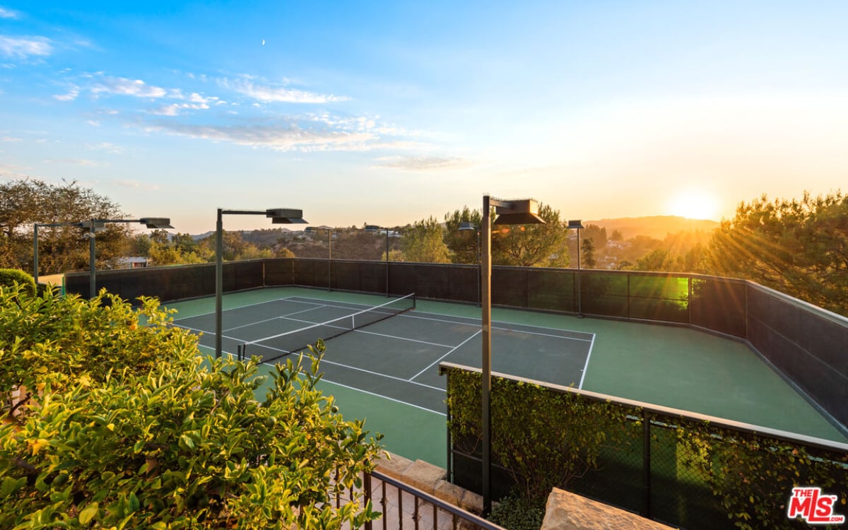 Tennis court