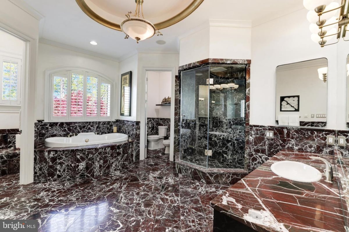 Black bathroom