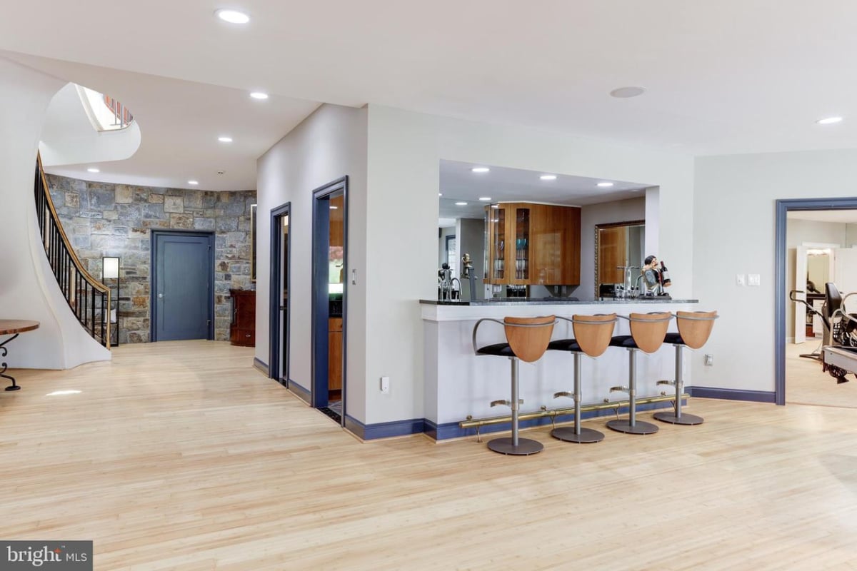 Wet bar