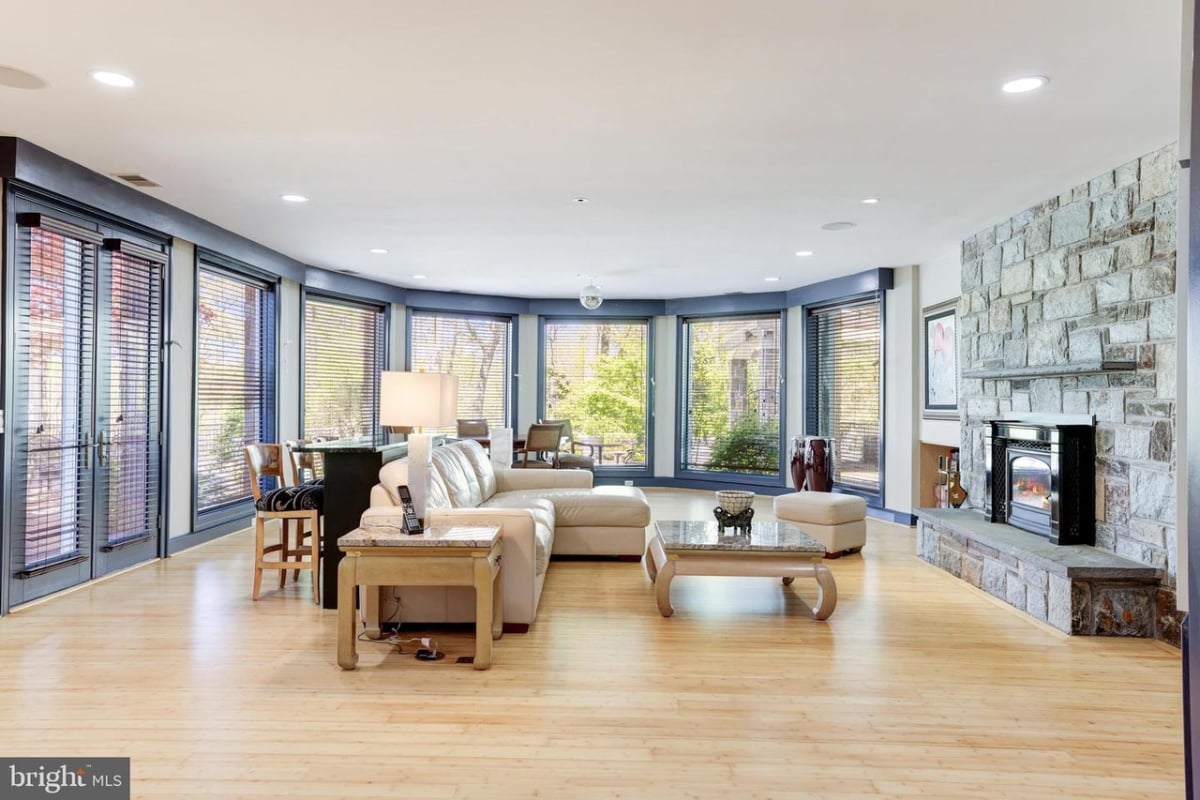 Third living area