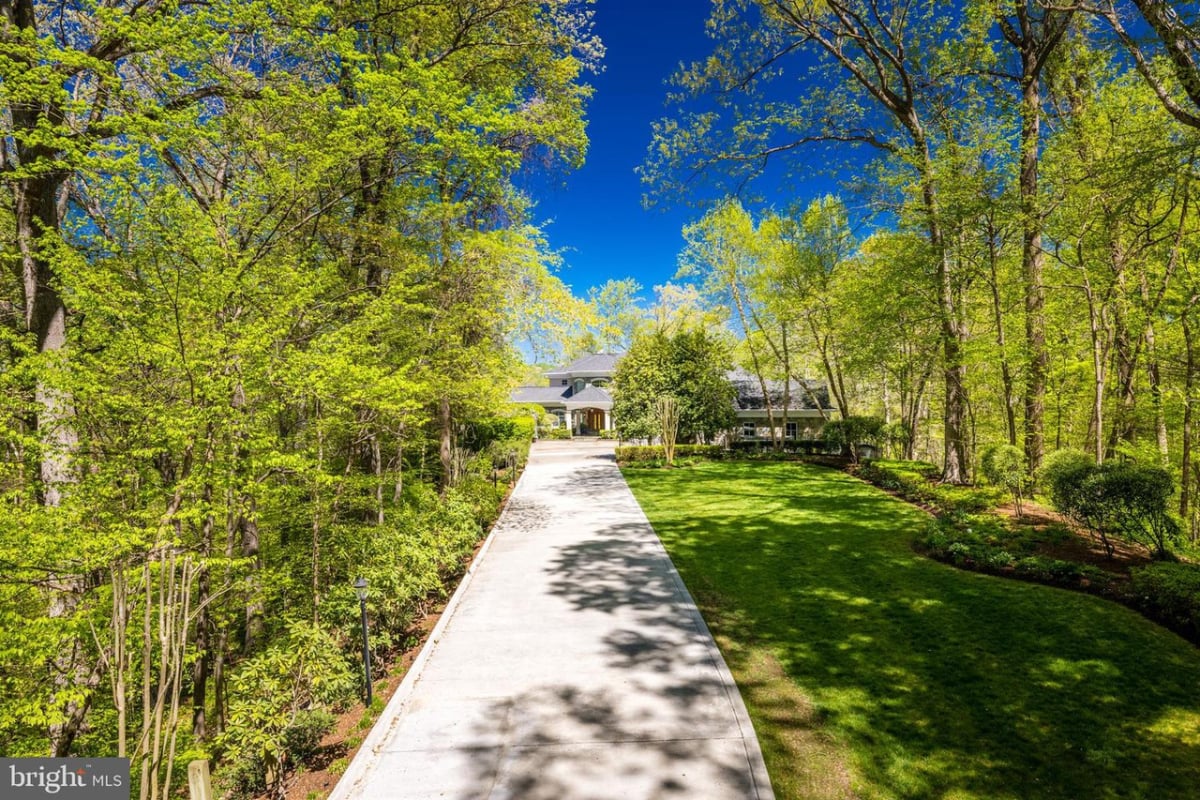 Pathway to the mansion