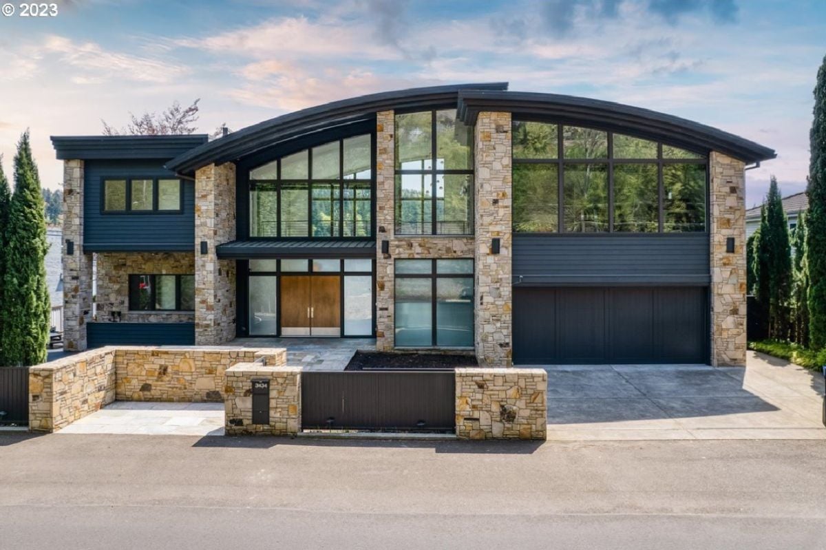 Front view of the 7,102 Sq. Ft. Mansion in Lake Oswego, OR.