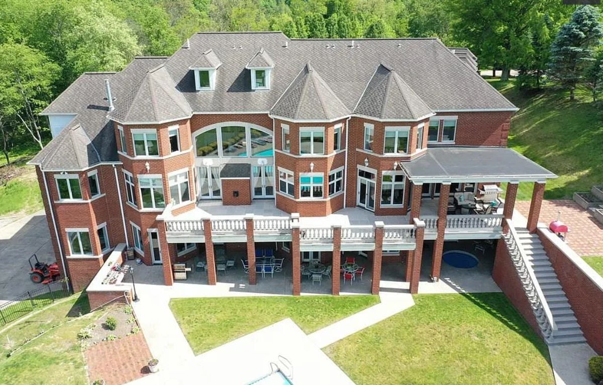 8,331 Sq. Ft. Mansion in Wheeling, WV ($2,400,000)