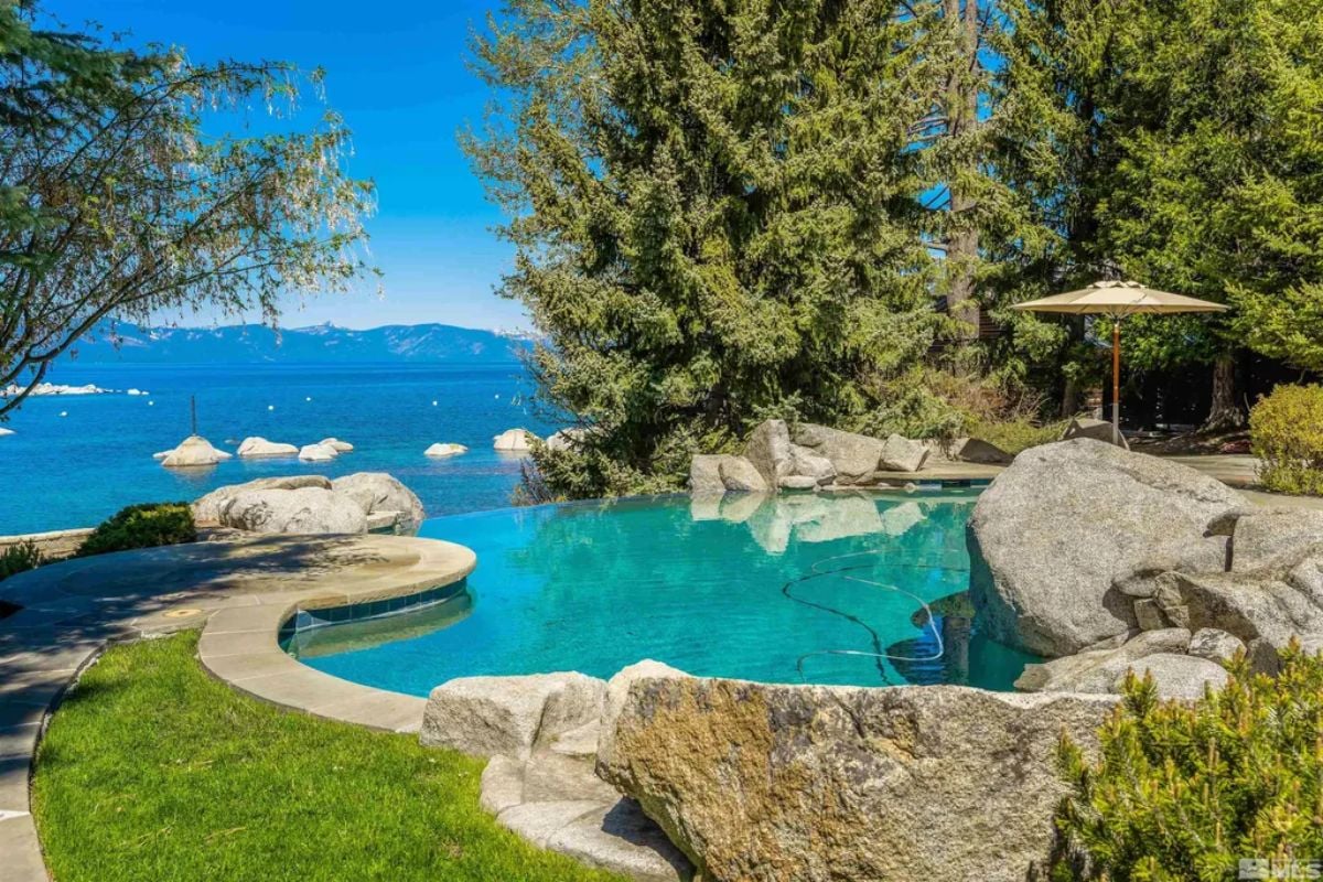 Pool area