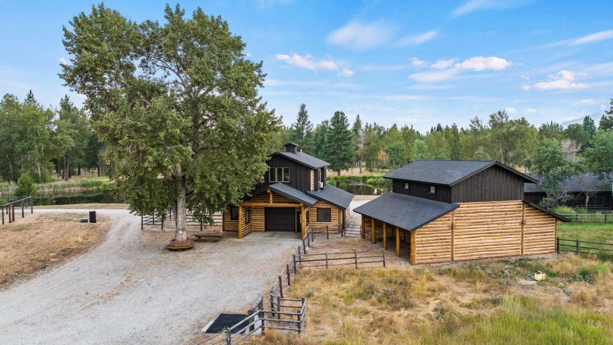 Aerial view of the barn.