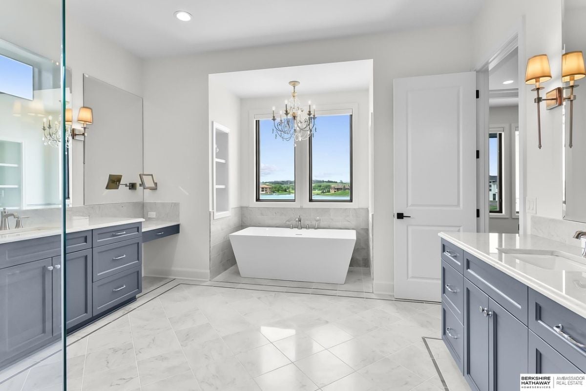 Bathtub