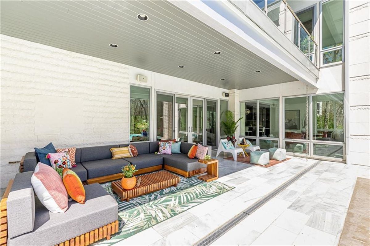Outdoor living space