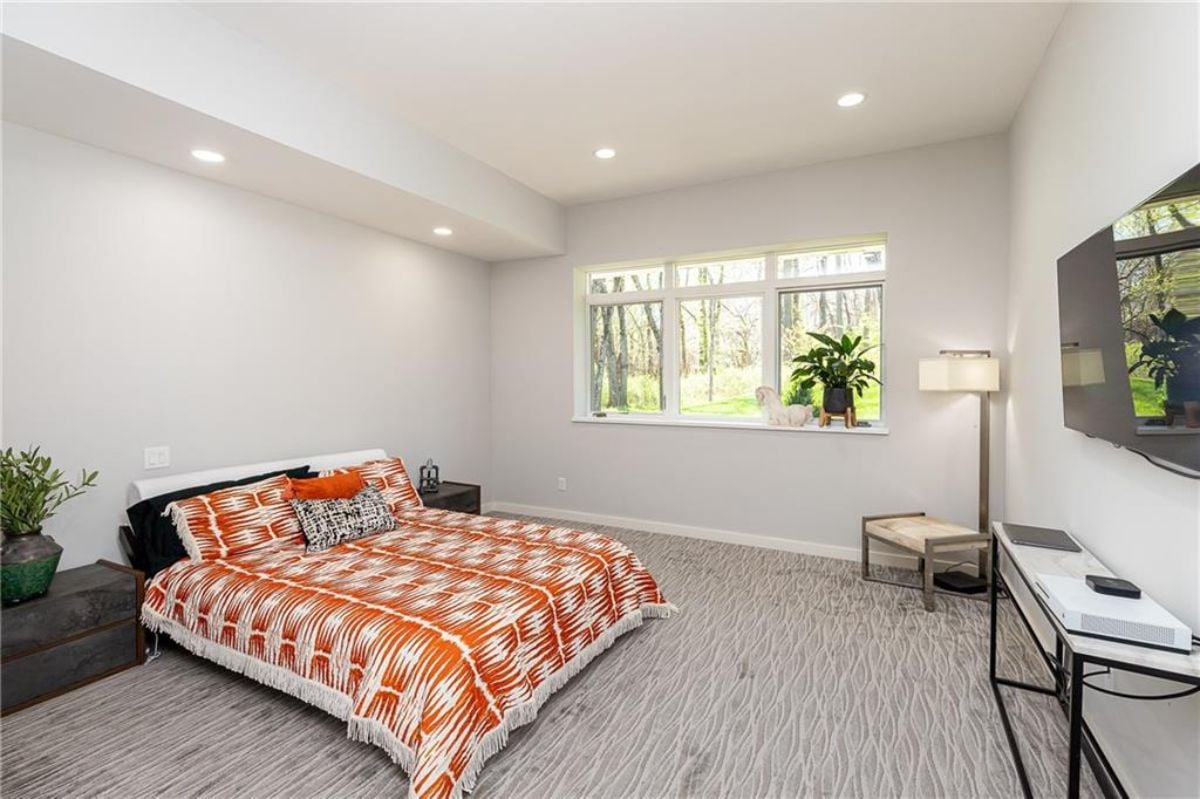 Another bedroom