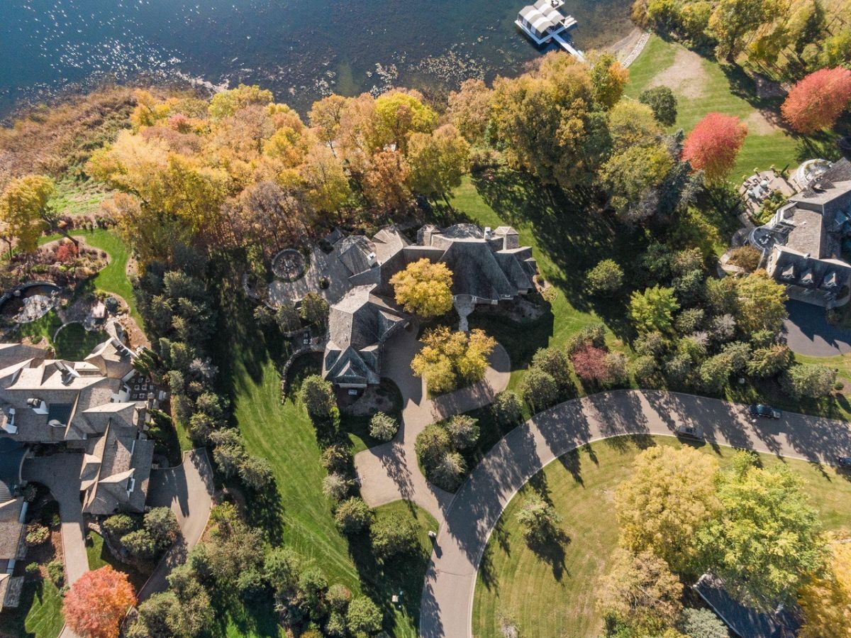 Aerial view of the 11,529 Sq. Ft. property in Orono, MN.