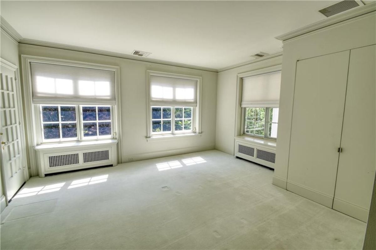 Another bedroom