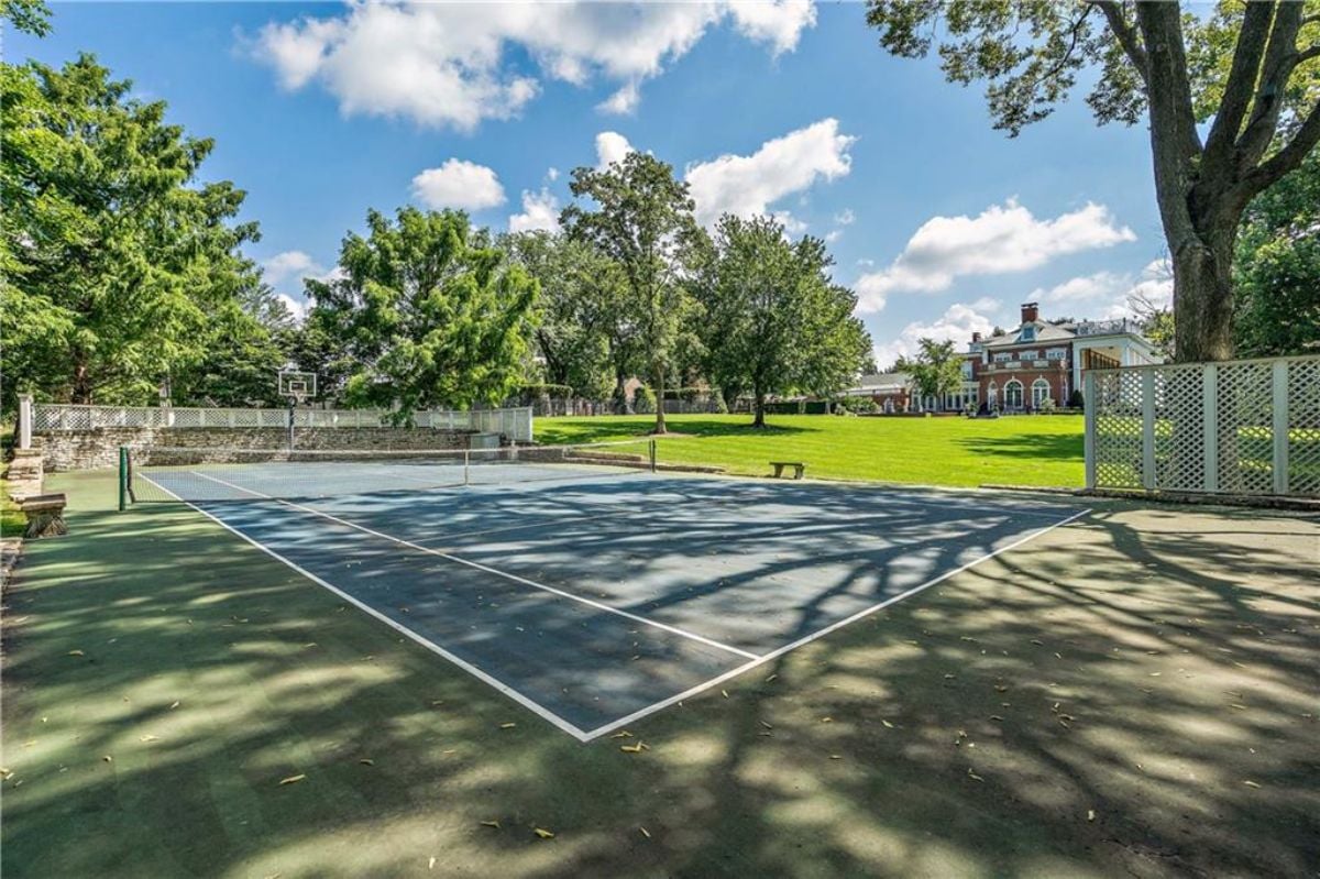 Tennis court