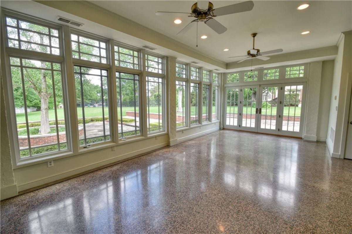Sunroom and conservatories