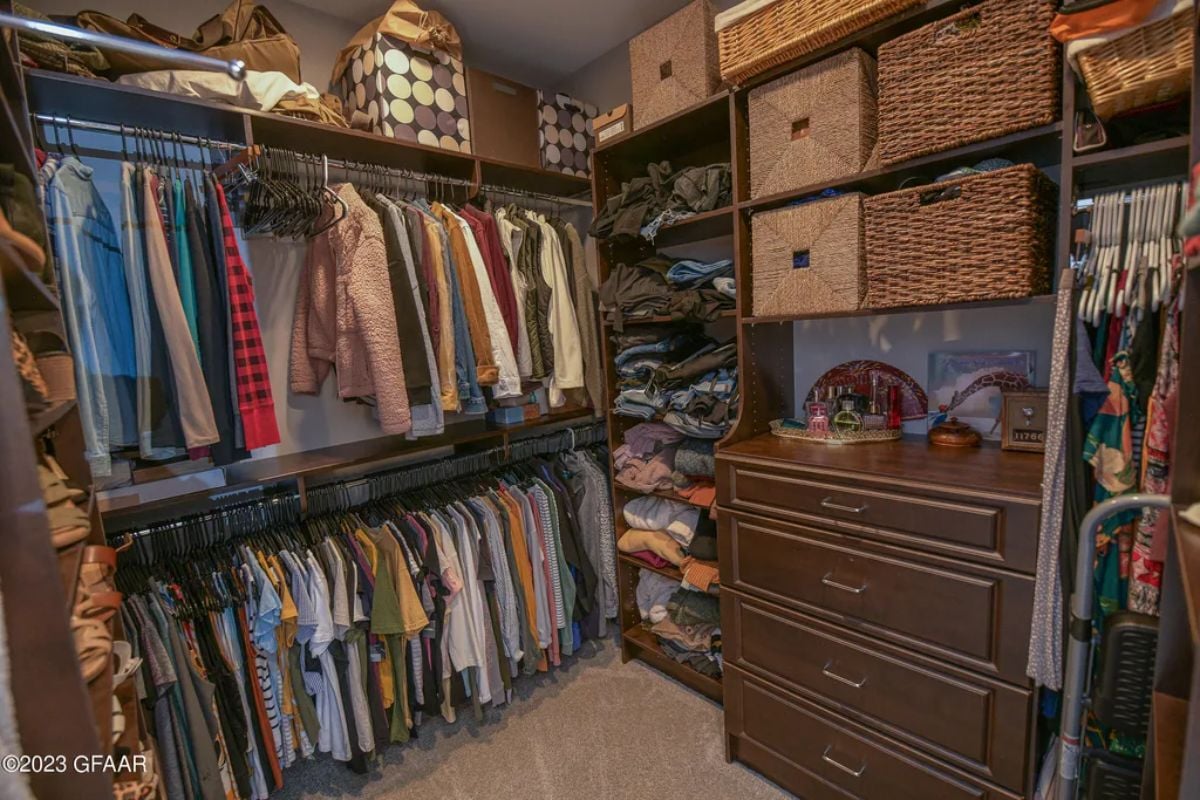 Walk-in closet