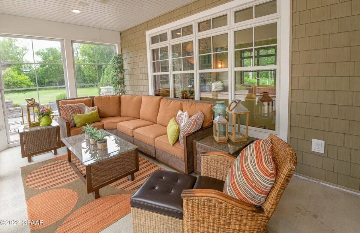 Glass window porch