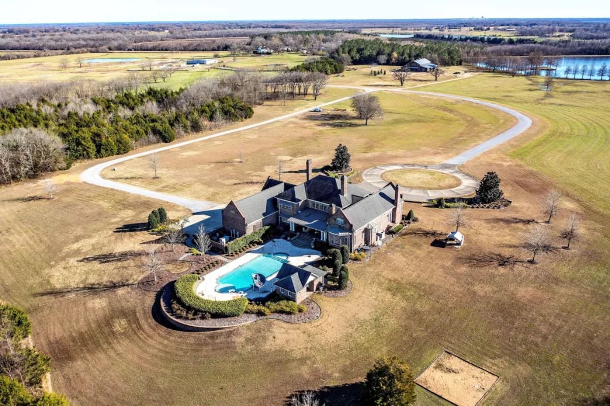 Aerial view of the mansion.