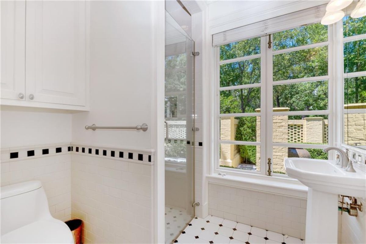 Bathroom's shower
