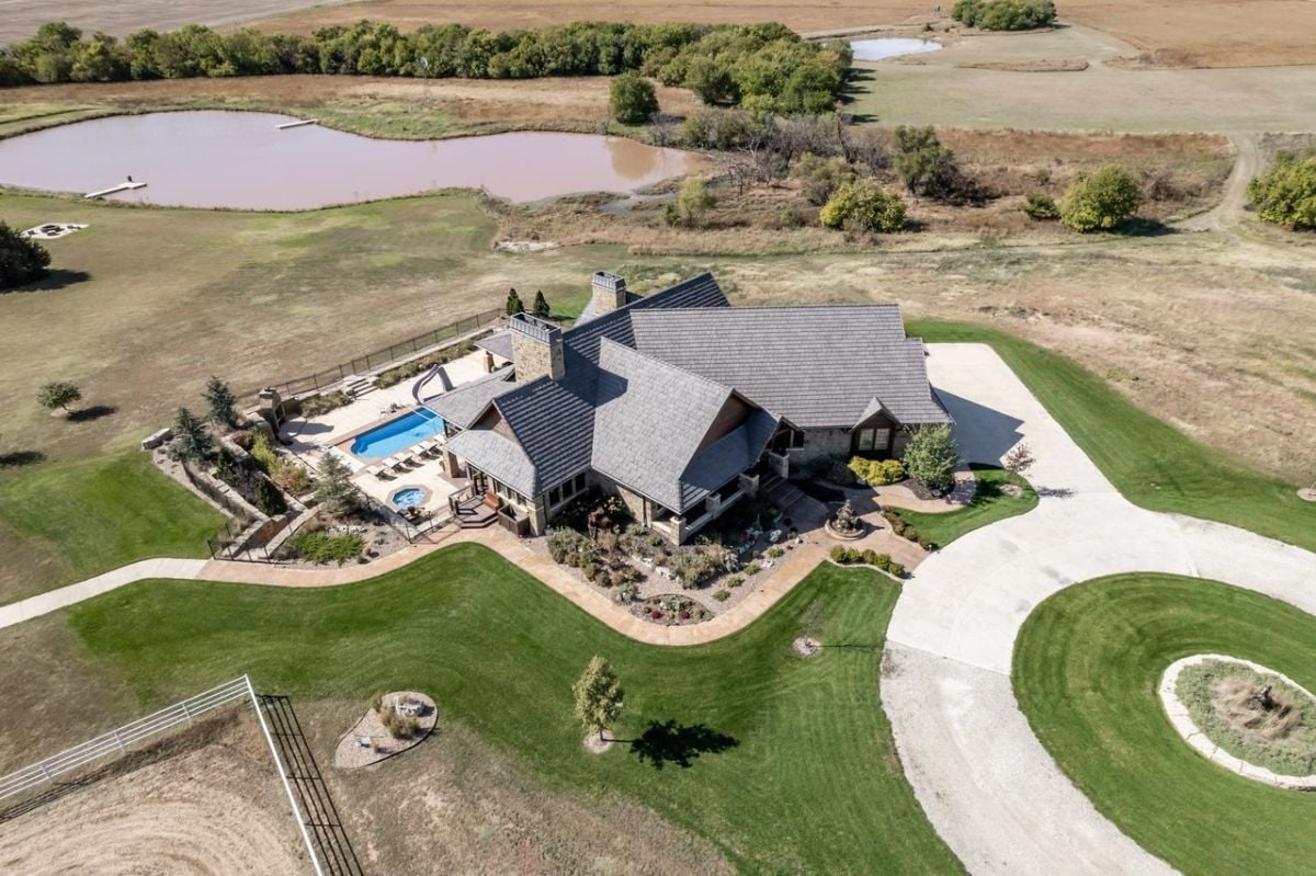 Mansion's aerial view