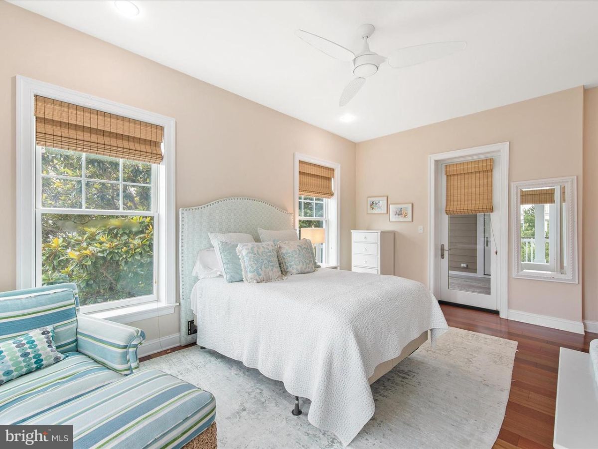 Another bedroom