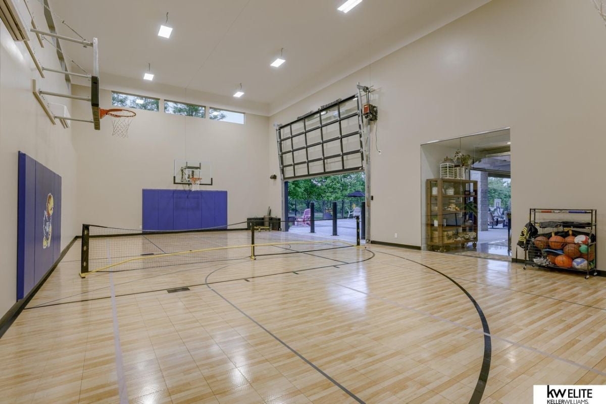 Basketball indoor court