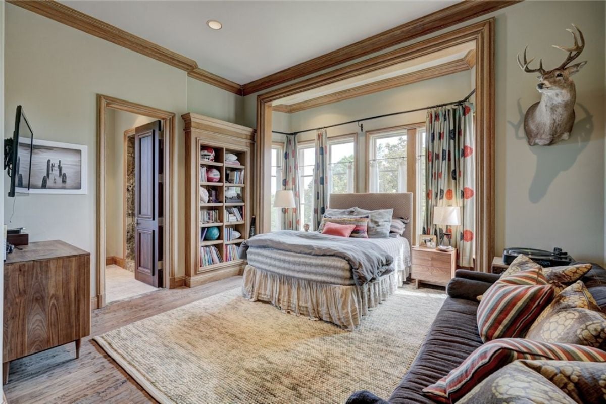 Second bedroom