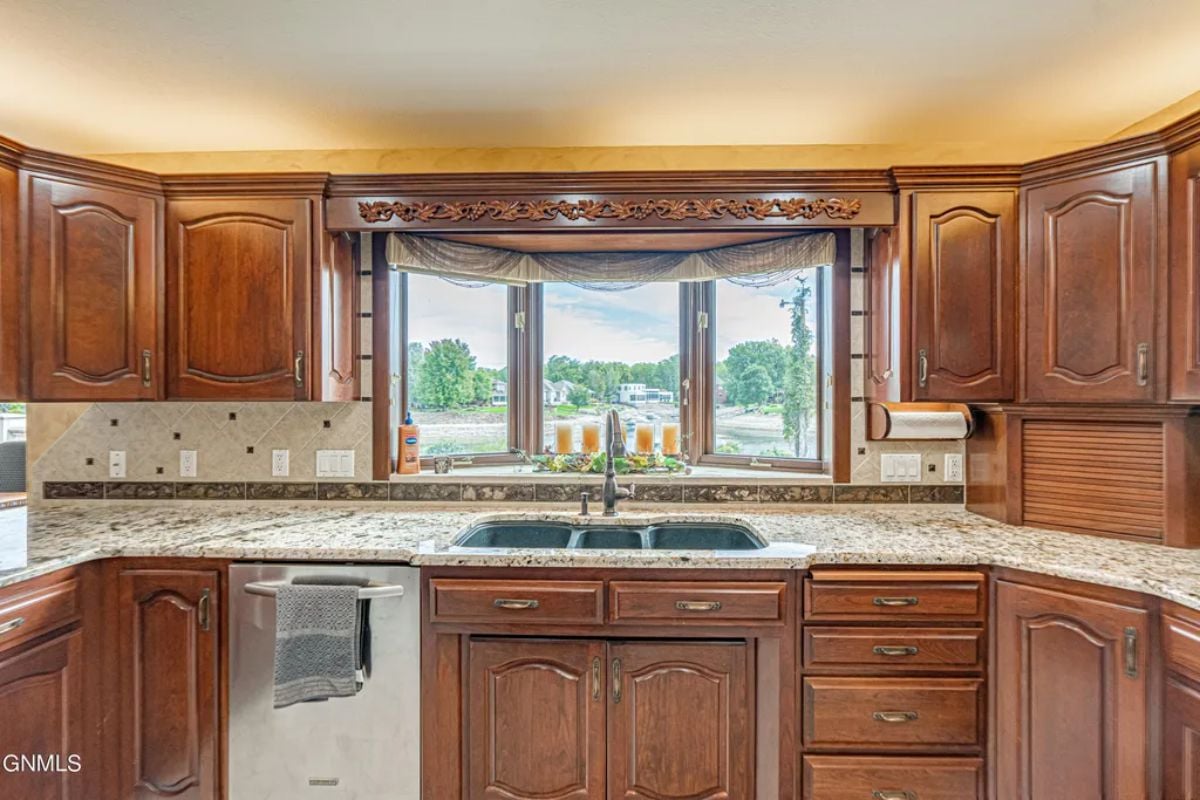 Kitchen's sink