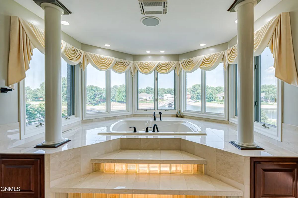 Bathtub