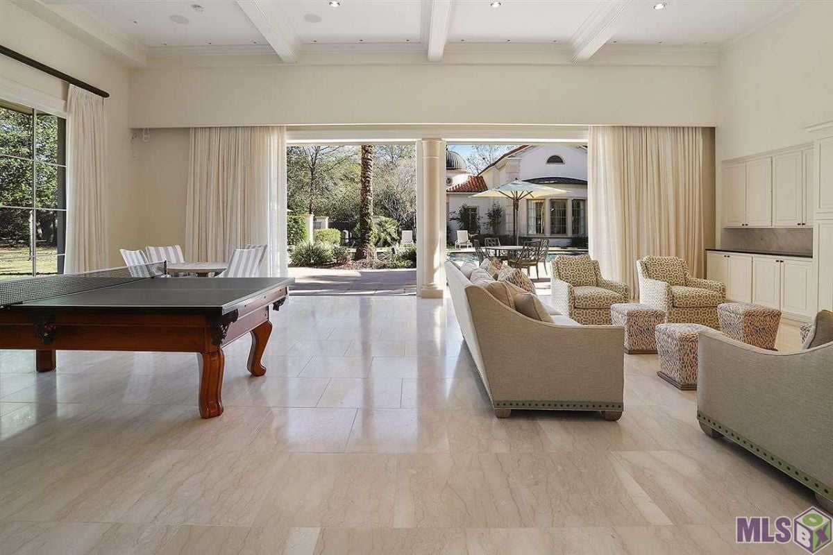 Entertainment room