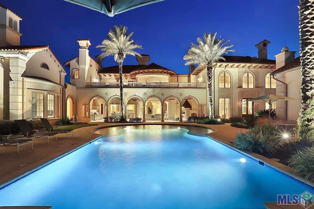 Pool area