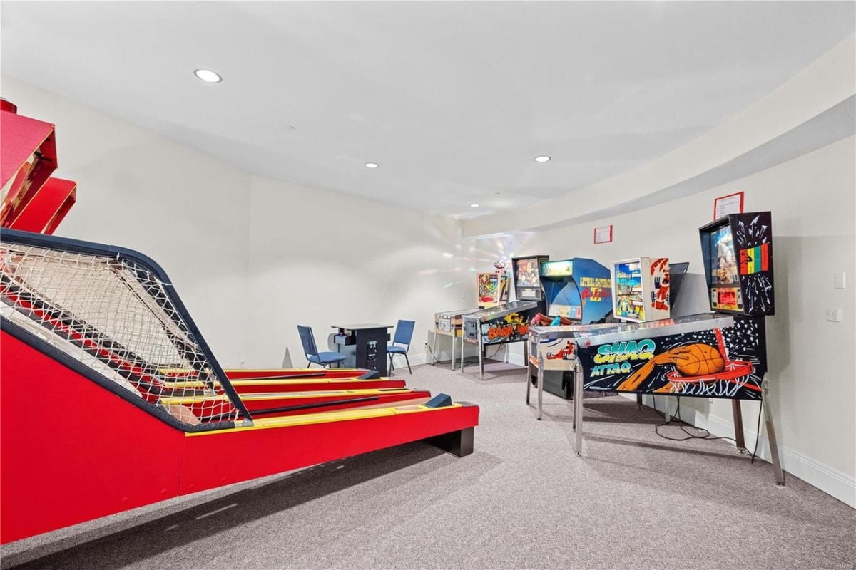 Entertainment room