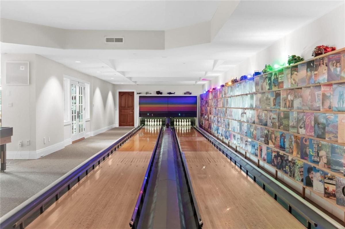 Bowling alley