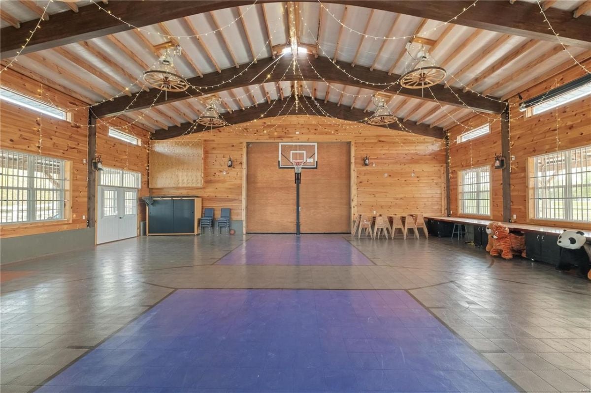 Basket ball indoor court