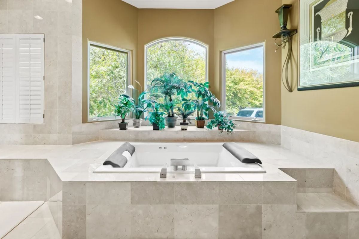Bathtub