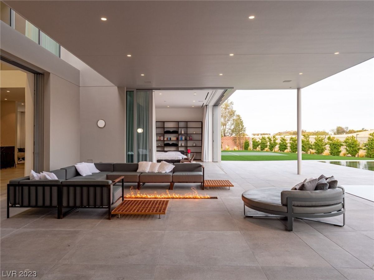 Outdoor living room