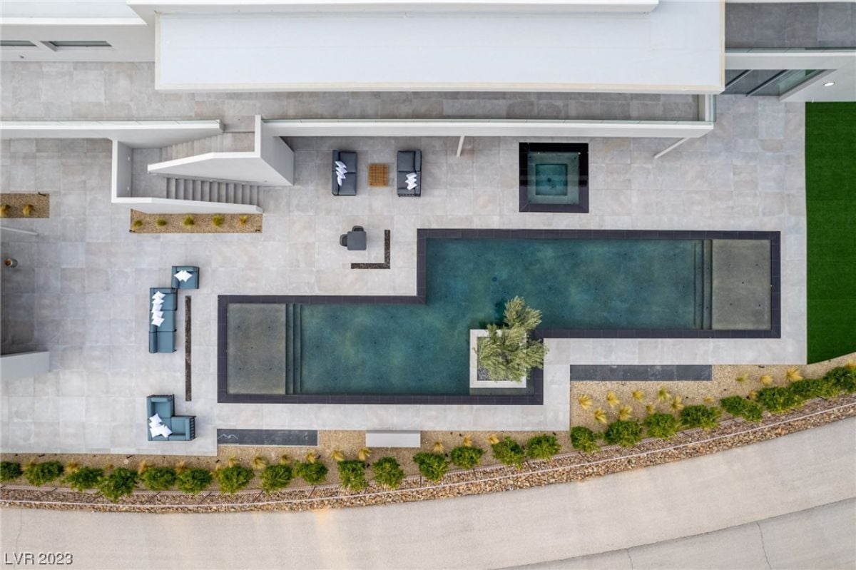 Pool area