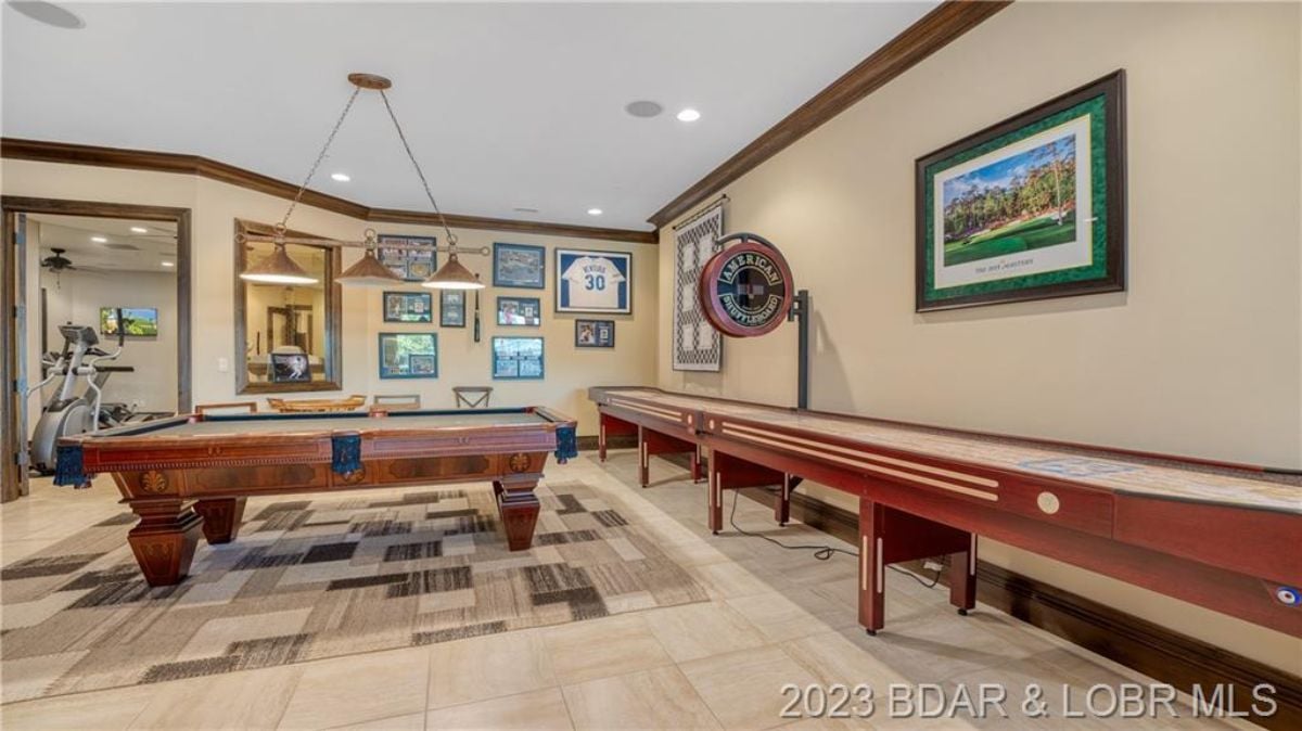 Entertainment room