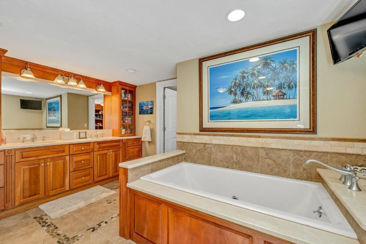 Bathtub
