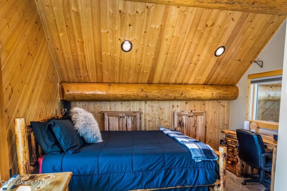 Fourth bedroom