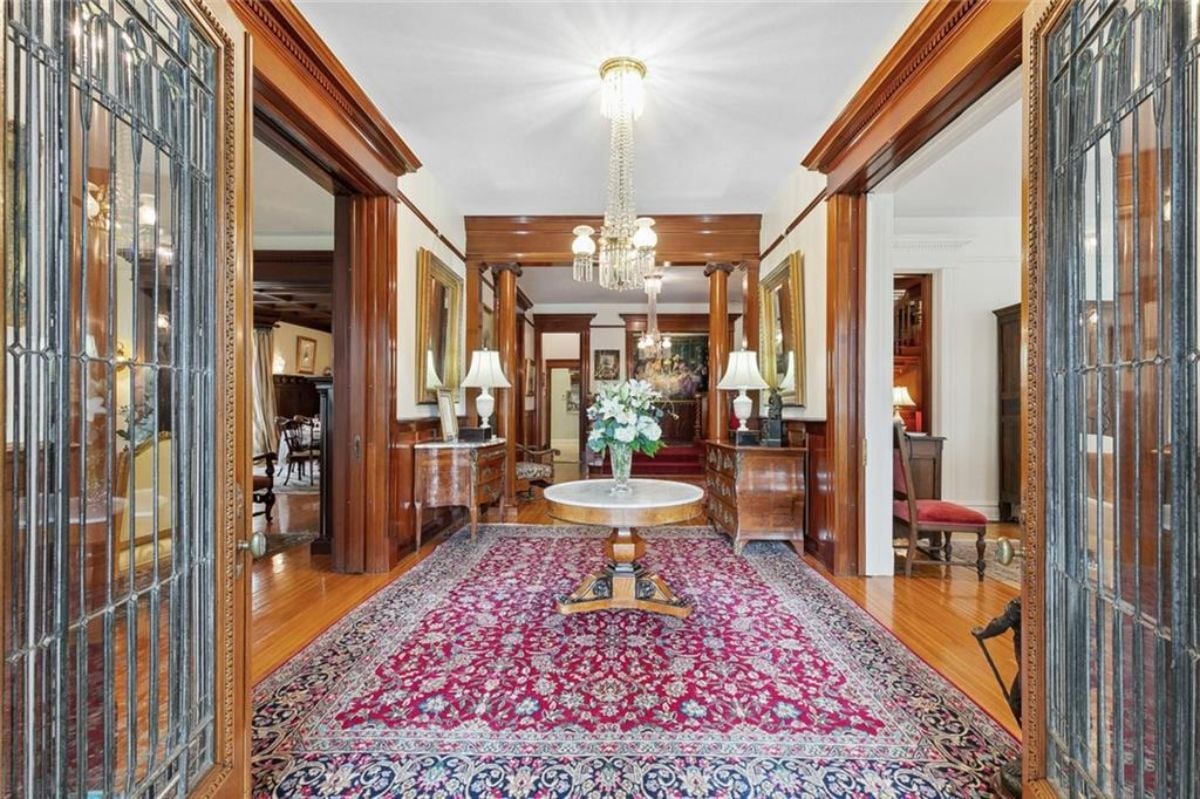 Entryway table in the entrance hall.