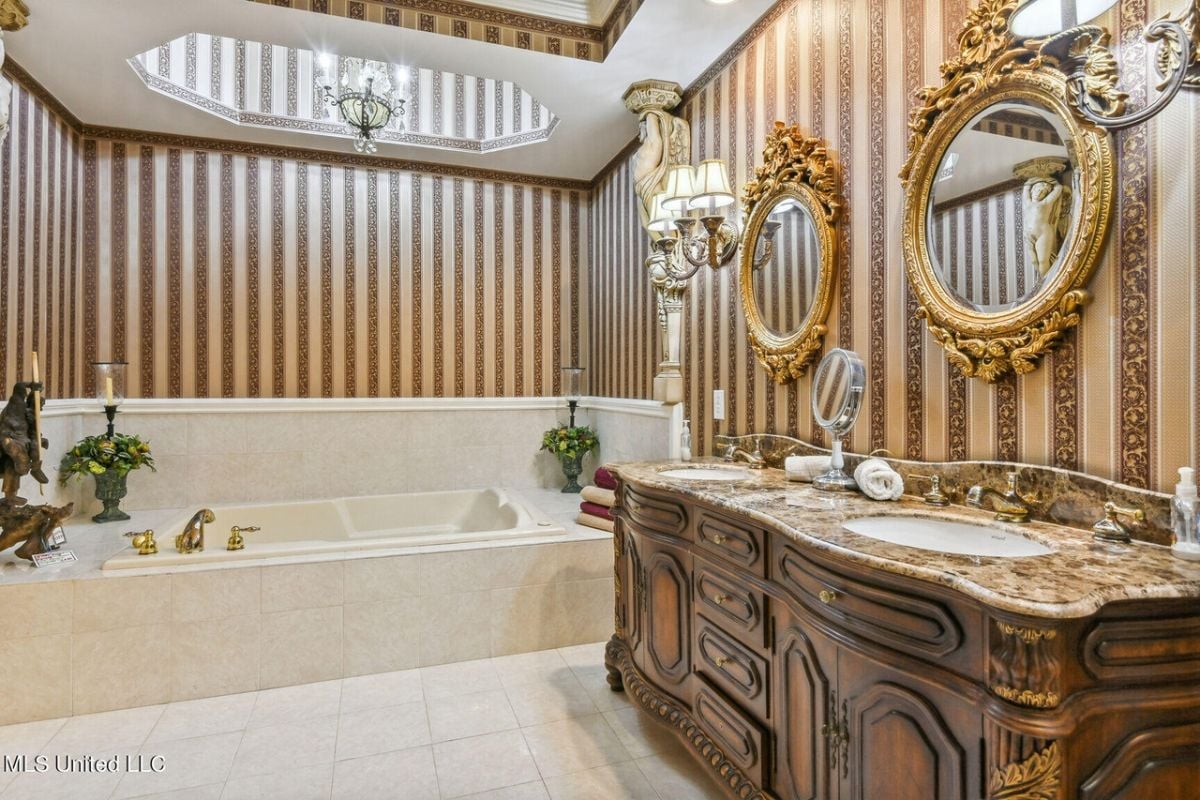 Bathtub