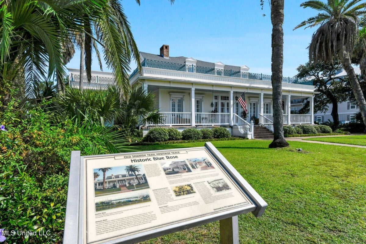 Blue Rose Mansion's history.