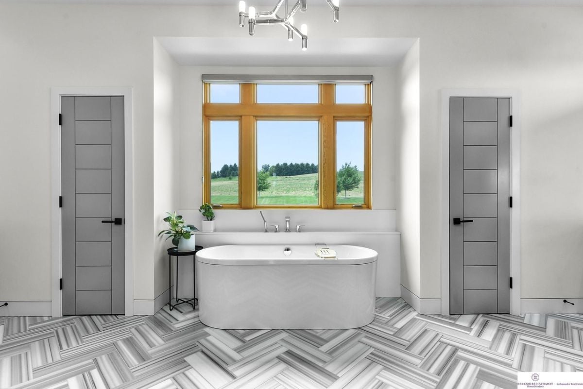 Bathtub