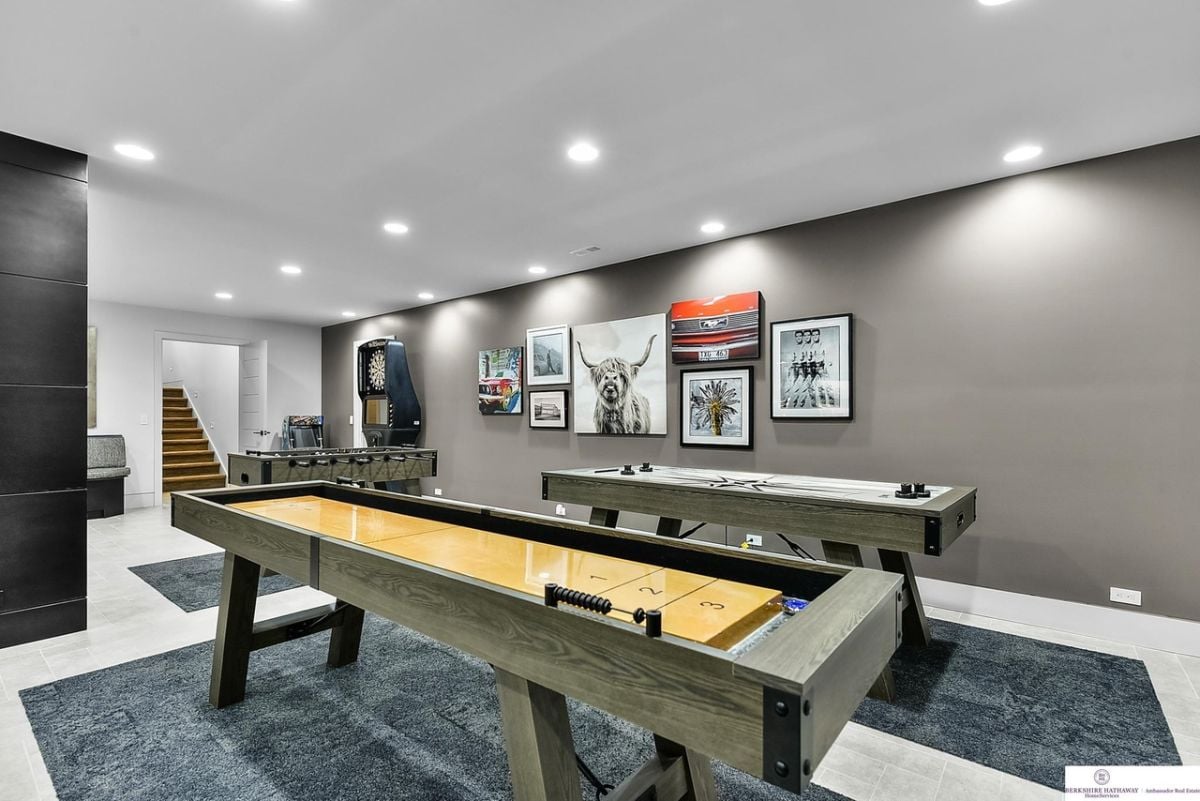 Entertainment room