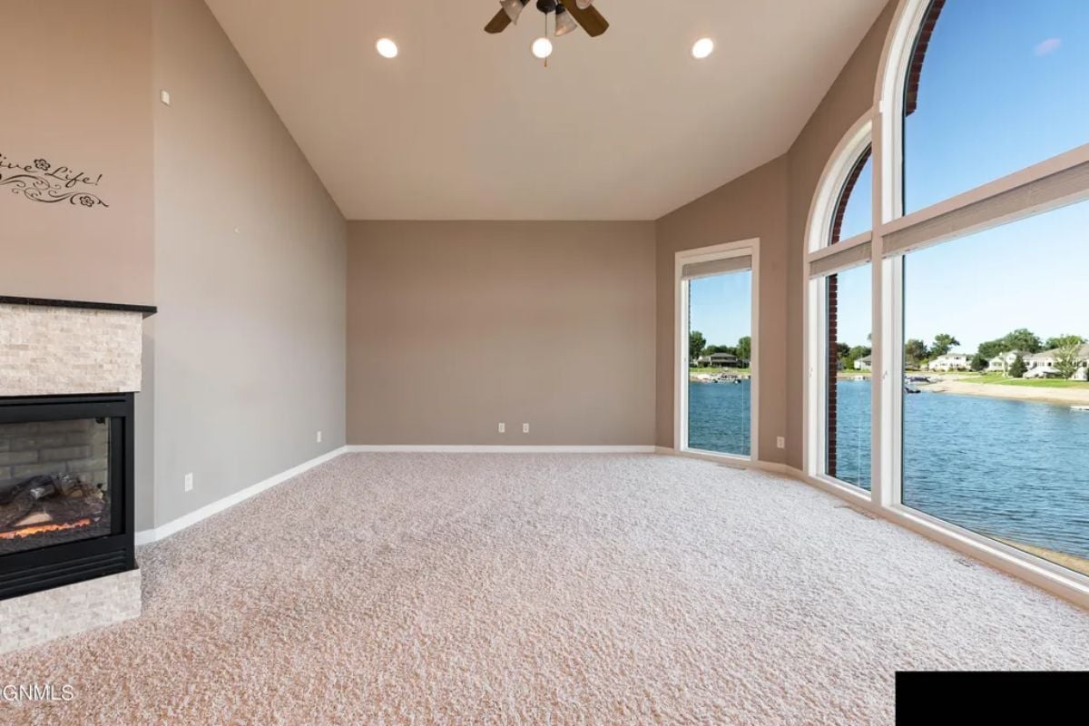 An empty bedroom