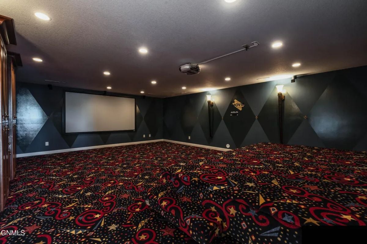 Theater room