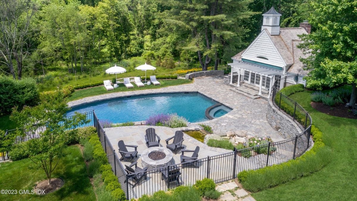 Pool area