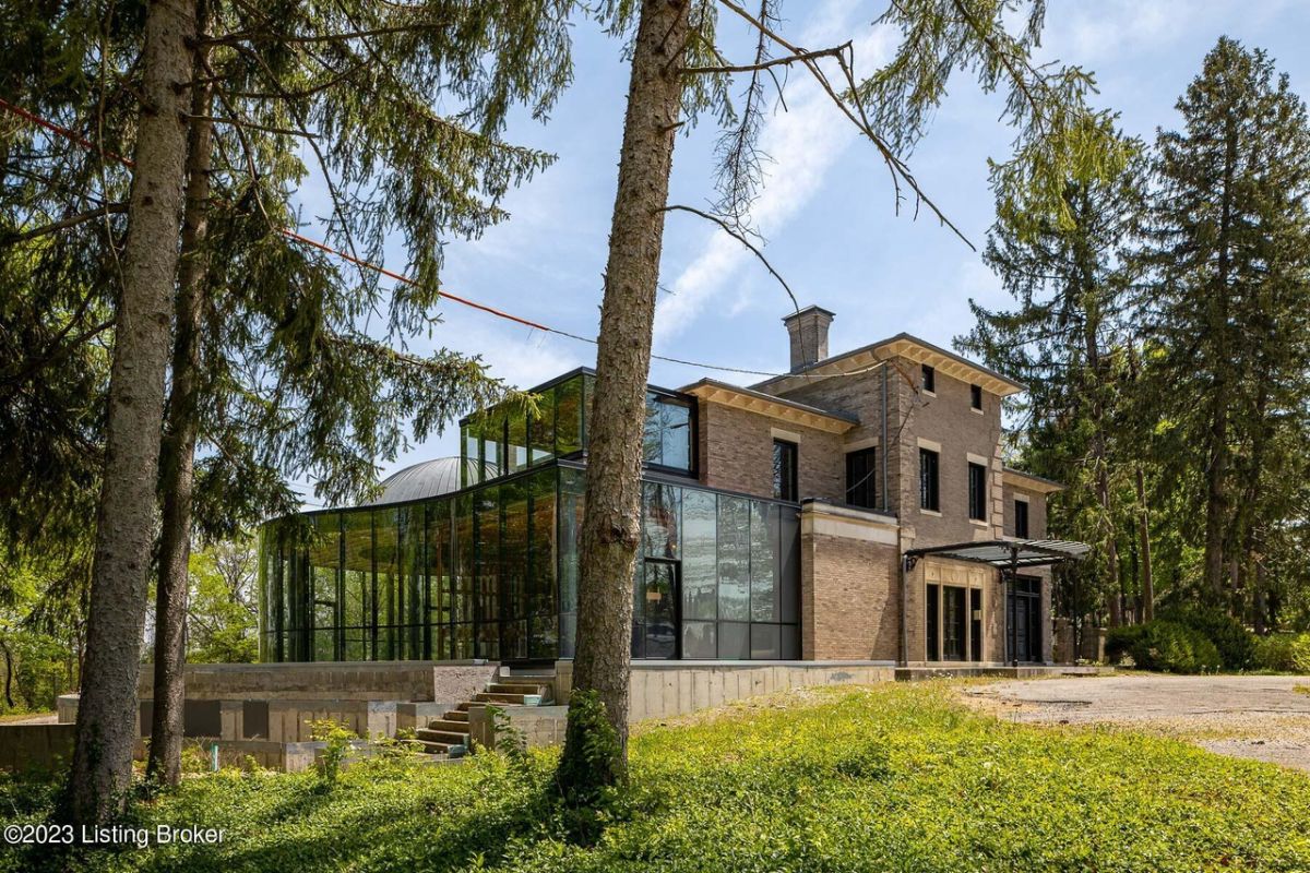Outside view of the mansion.