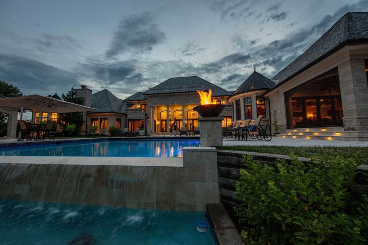 Infinity pool