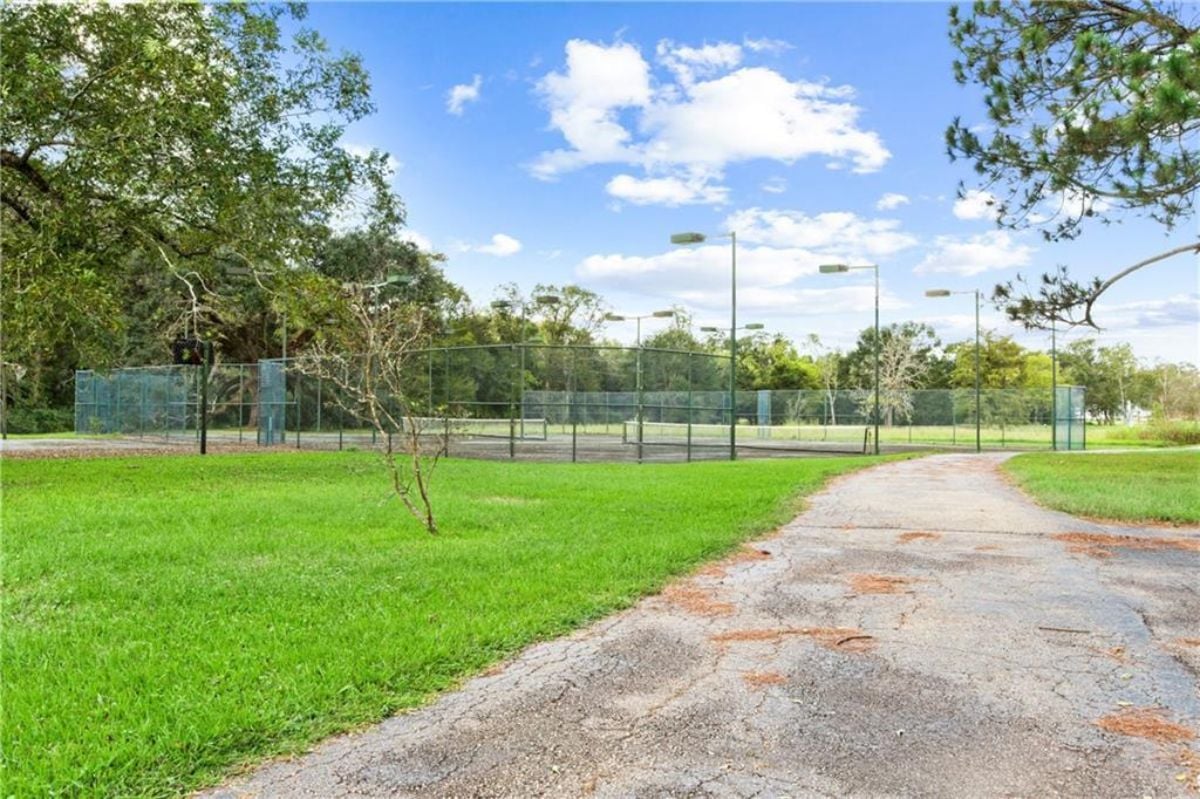 Tennis court